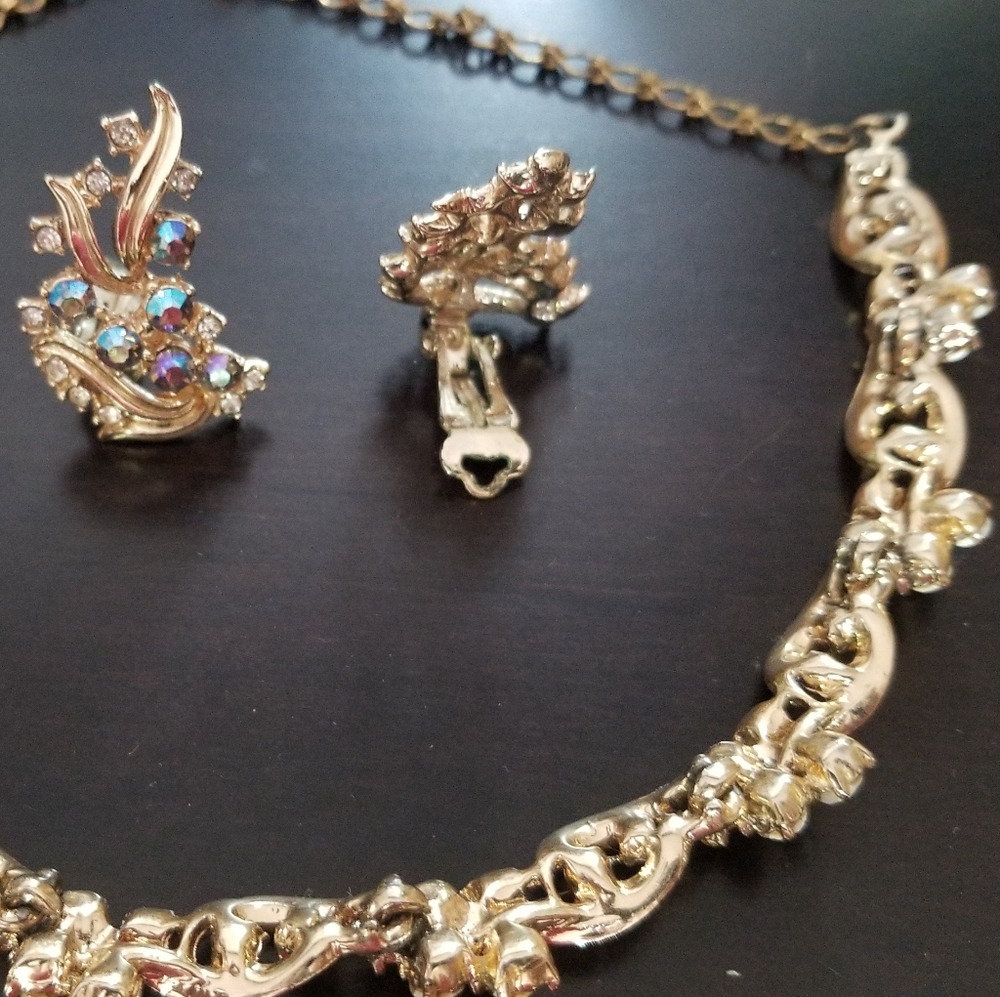 Vintage Necklace Set - Picture 4 of 5